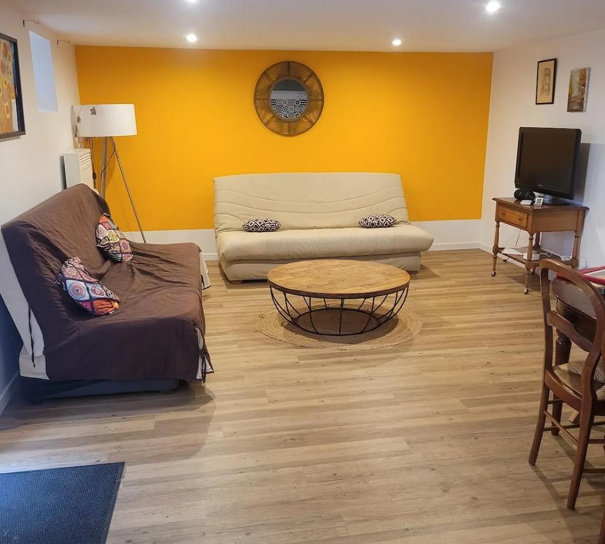 리옹 Peaceful Haven With Garden And Pool 아파트