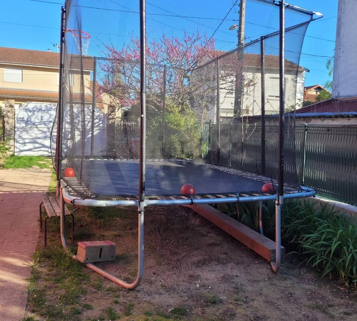 리옹 Peaceful Haven With Garden And Pool 아파트 0*,