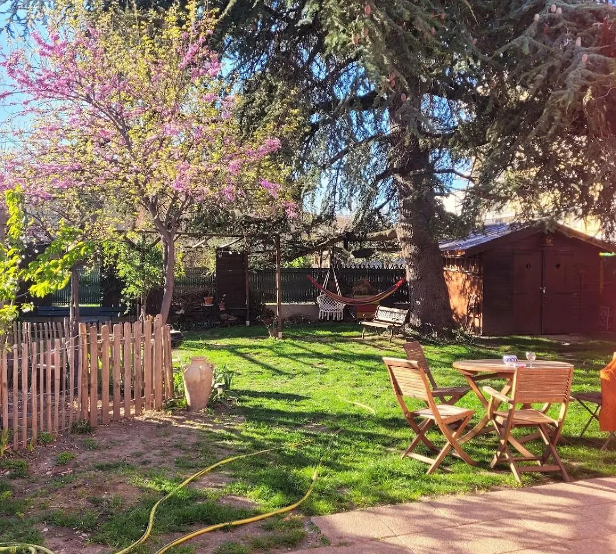 리옹 Peaceful Haven With Garden And Pool 아파트